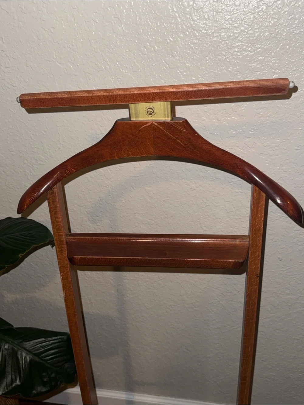 Fratelli Reguitti Brevettato Italian Wood Rolling Valet Stand Rack 1950s Vintage